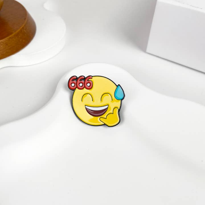 SoapElenGlen – Engroshandel Broche – Emoji-nål, metalbroche