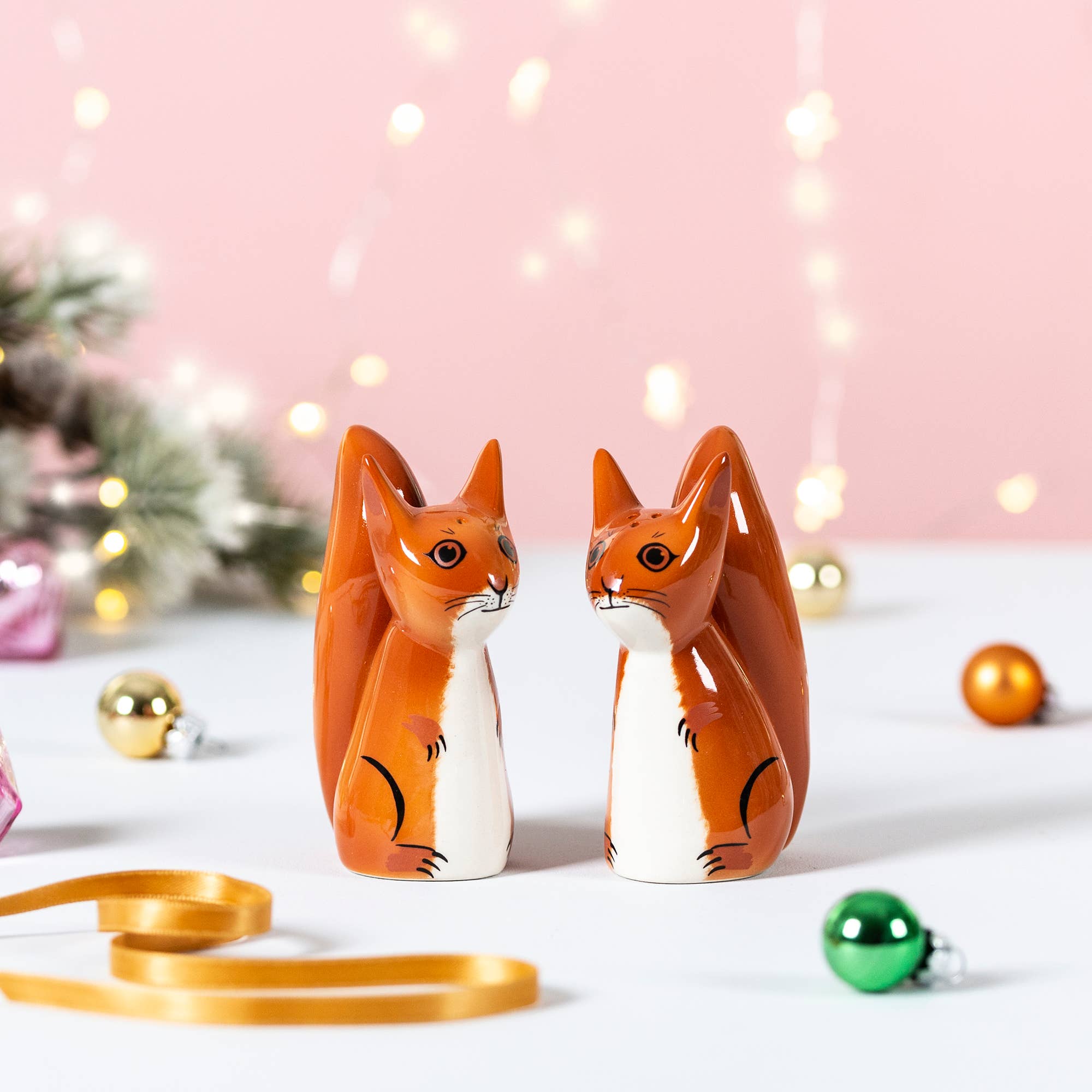 Hannah Turner Ltd – wholesale Salt & pepper shaker set – Handmade Ceramic Squirrel Salt and Pepper Shakers