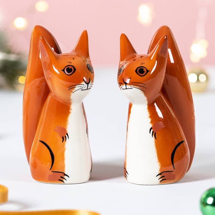Hannah Turner Ltd – wholesale Salt & pepper shaker set – Handmade Ceramic Squirrel Salt and Pepper Shakers0