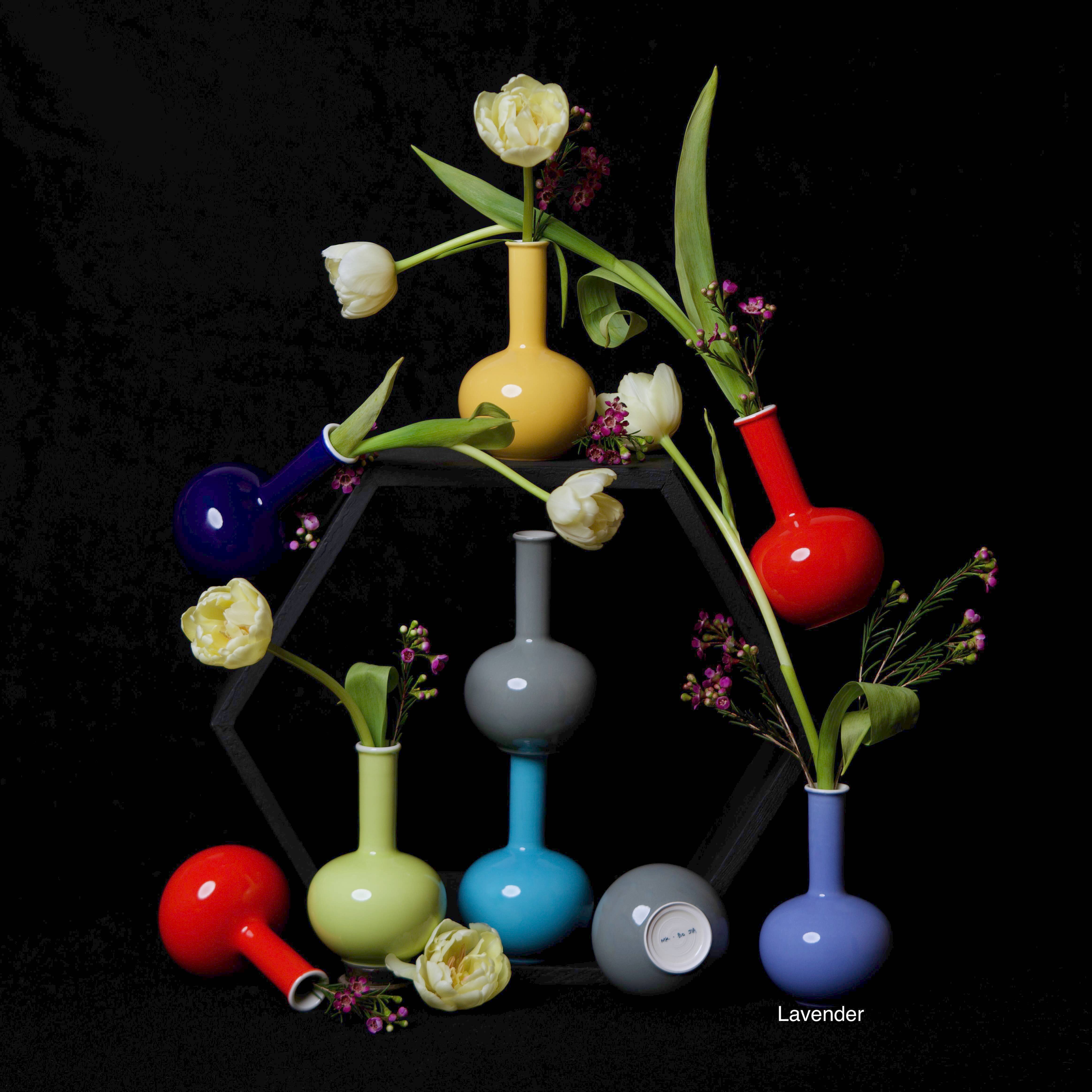 Middle Kingdom - Wholesale Vase - Glossy Porcelain Mini Beauty Vase7