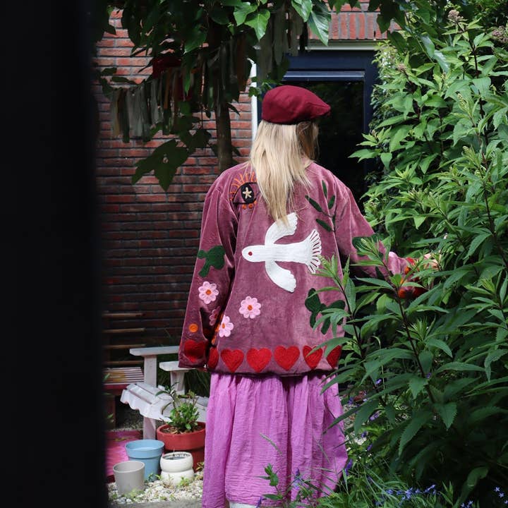 Veste en velours brodé Oiseaux violette et autres tendances Résultats pour faire un graines pour oiseaux en vente B2B. Retours gratuits et paiement à 60 jours sur Faire sur Faire.