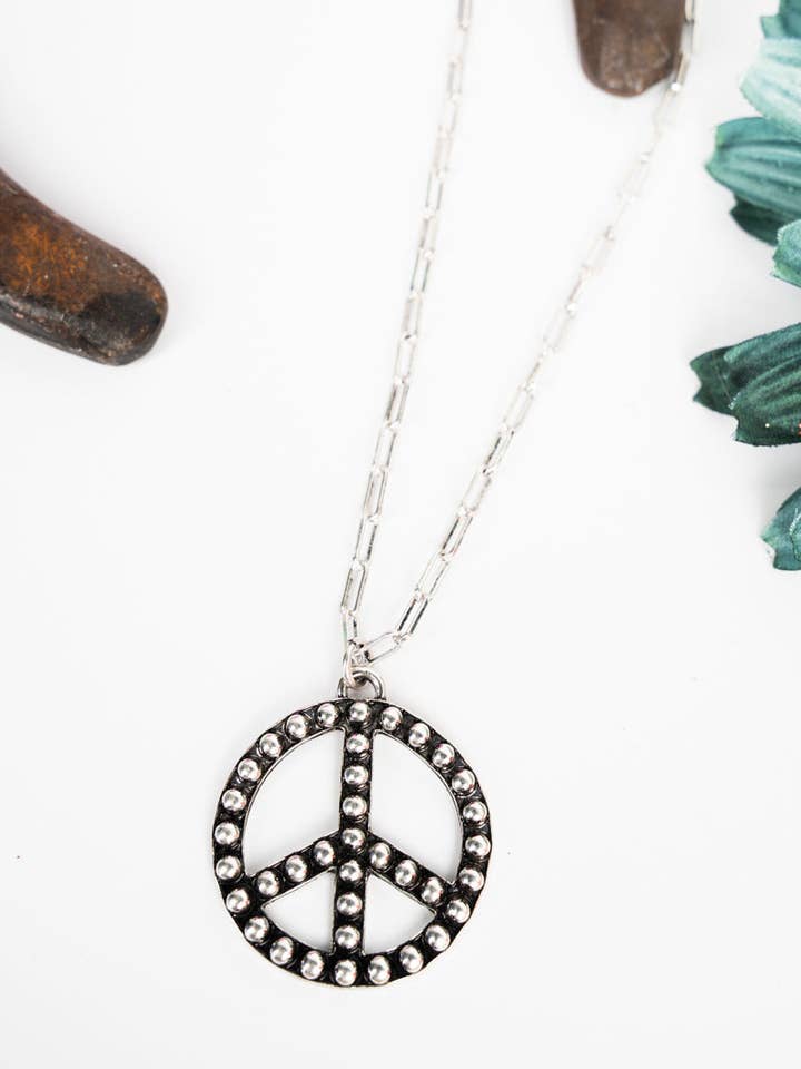 Collier Prairie Paix à Clous Silvertone TIPI pour la vente par Wholesale Accessory Market