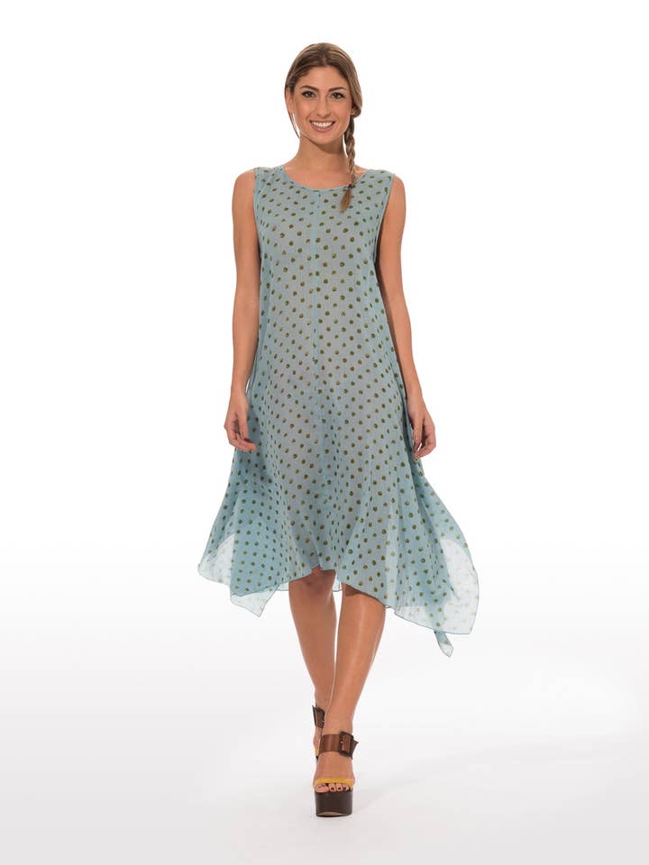 Långklänning med prickigt tryck i grönt på blå bas för wholesale av MALINI FASHION DESIGN PRIVATE LIMITED