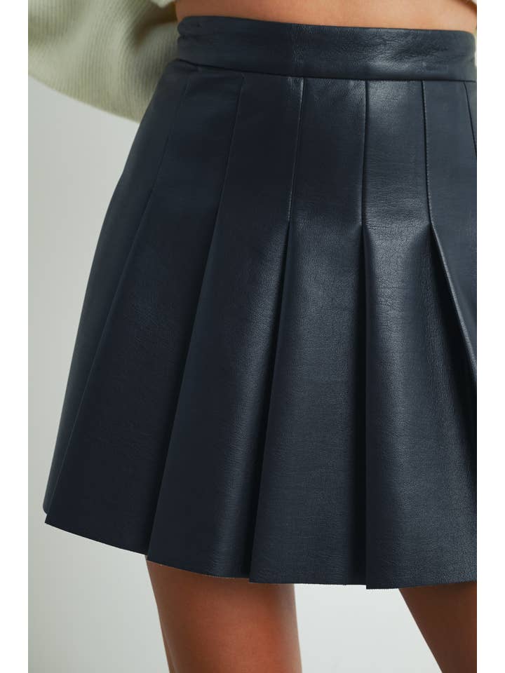 BUTTERMELON - Wholesale Skirt - Women's - Solid Pleated Leather Mini Skirt - BMS76328