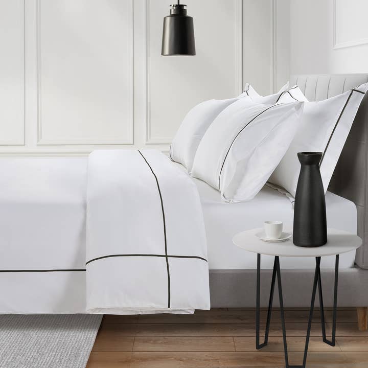 800 Thread Count Egyptian Cotton Kensington Lux Buttery Smooth Duvet Cover - Jet Black Bedding Set for wholesale on Faire