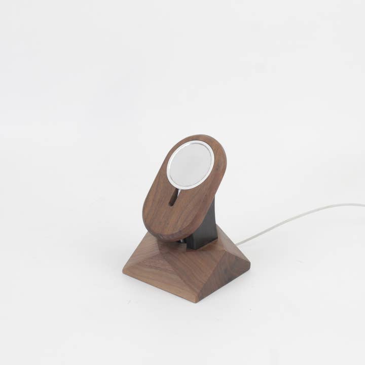 Support iPhone MagSafe - Noyer pour la vente par Chopzwood