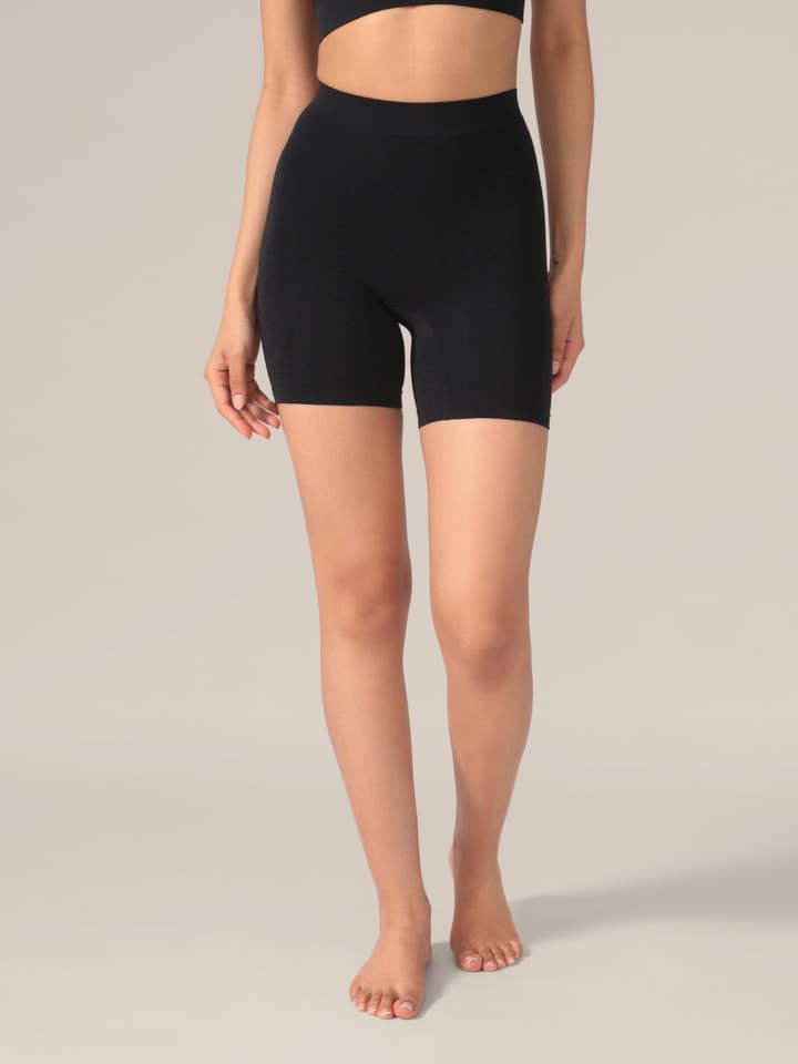 Culotte sans couture toucher doux léopard en noir pour la vente par Rachel