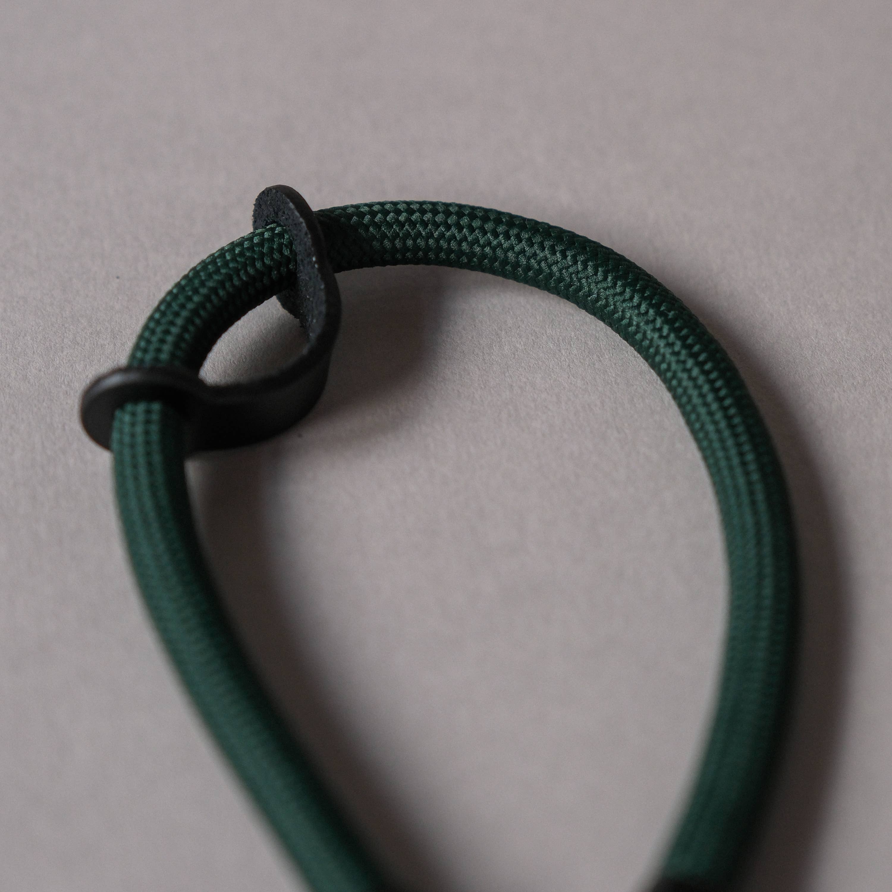 Talk and Tell – wholesale Phonecase strap – Forest Green Rope Wrist Phone Strap2