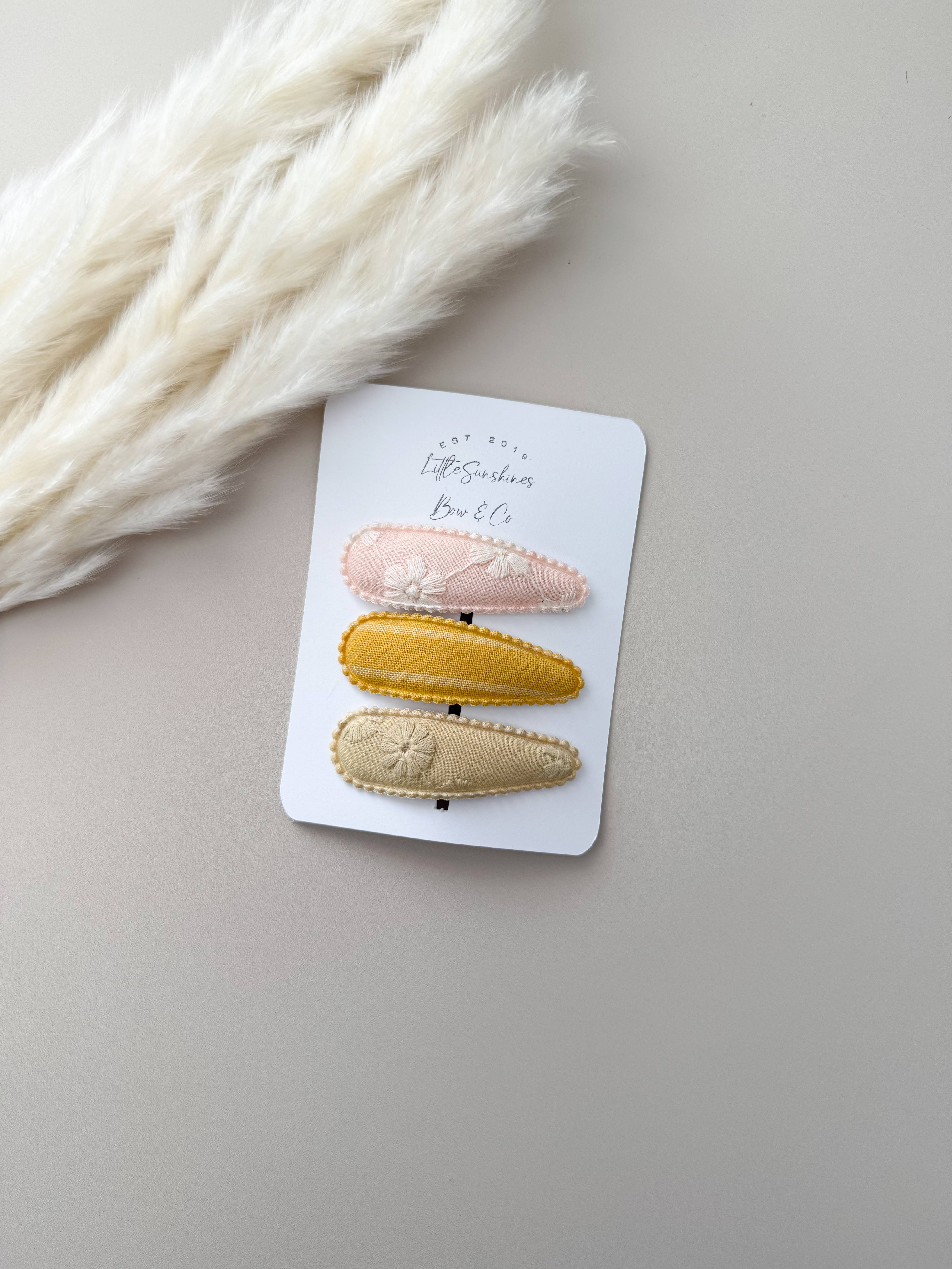 Little Sunshines Bow & Co - Wholesale Hair Clip - Kids - Lace Snap Clips- Set of 33