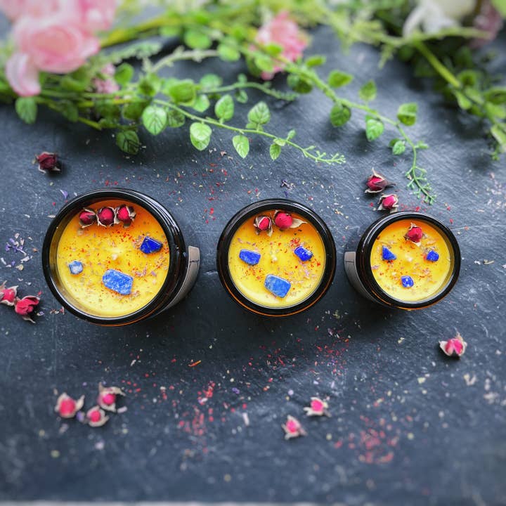 „Litha“ Citrus og Citron Verbena Candle, Lapis Lazuli for engroshandel hos Atelier Oracle