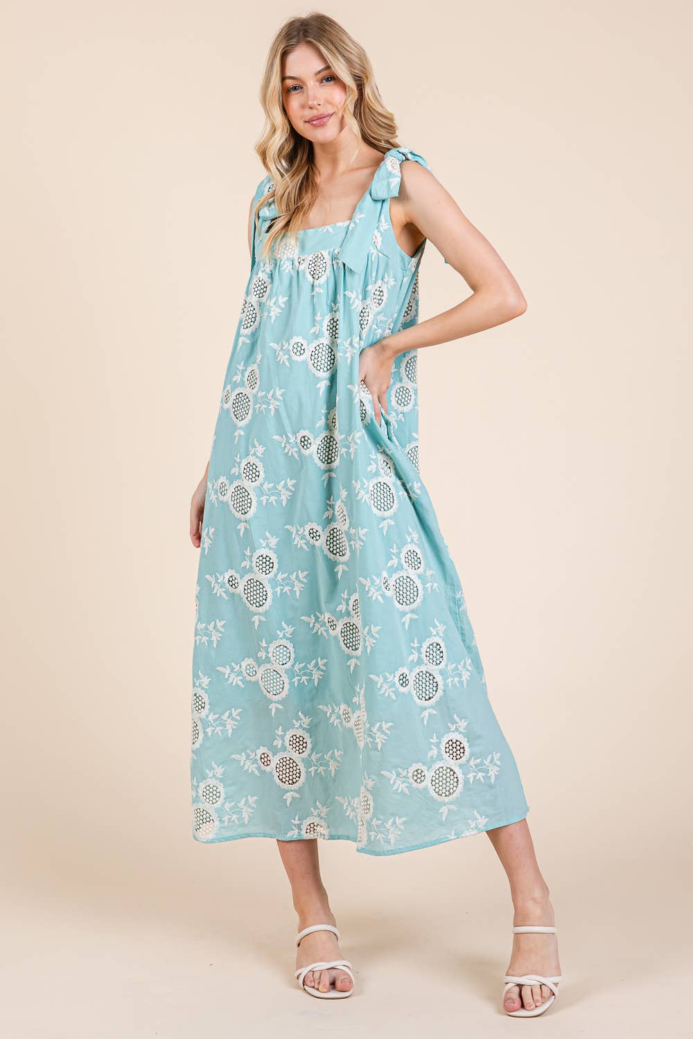 GeeGee x Lovelo – wholesale Dress – Women's – Sunflower Eyelet Lace Midi Sundress, OD5134014