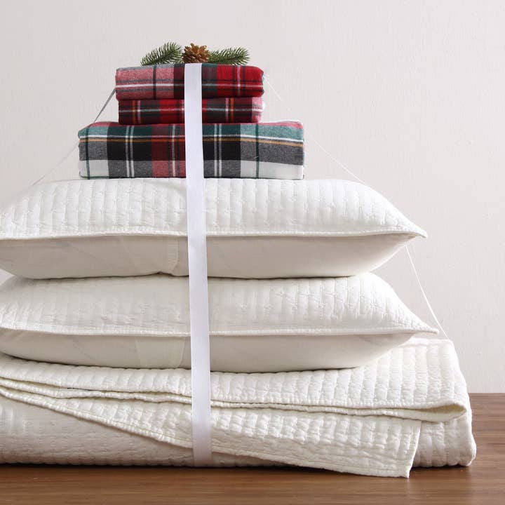 Red Spencer Plaid Sheet Set for wholesale on Faire6