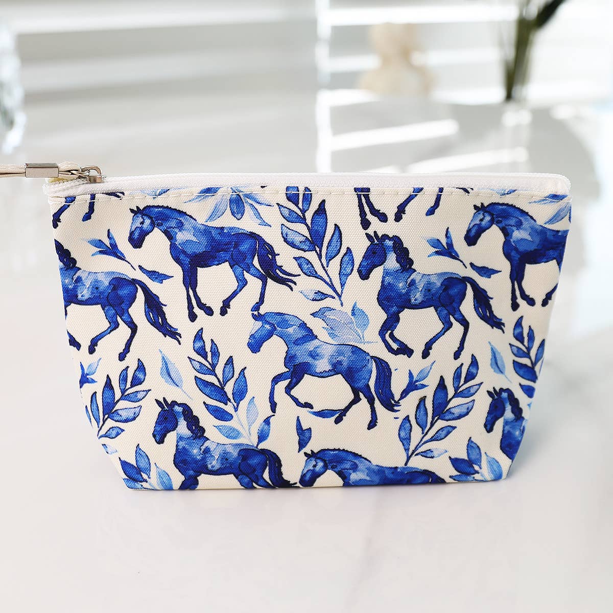 Loven x Mini Momo – Großhandel Schmink-/Kosmetiktasche – MakeUp Kosmetiktasche – Süßes Kulturbeutel-Case mit Pferdemotiv1