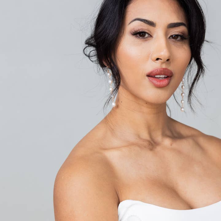 Statement-Perlenohrringe, hochwertig, langer Brautstil für den Großhandel von Love Story Atelier