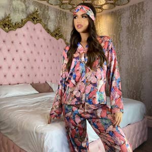 Wholesale Pajamas women's silk cardigan long-sleeved trousers loose  high-end home service two-piece sleepwear set From m.