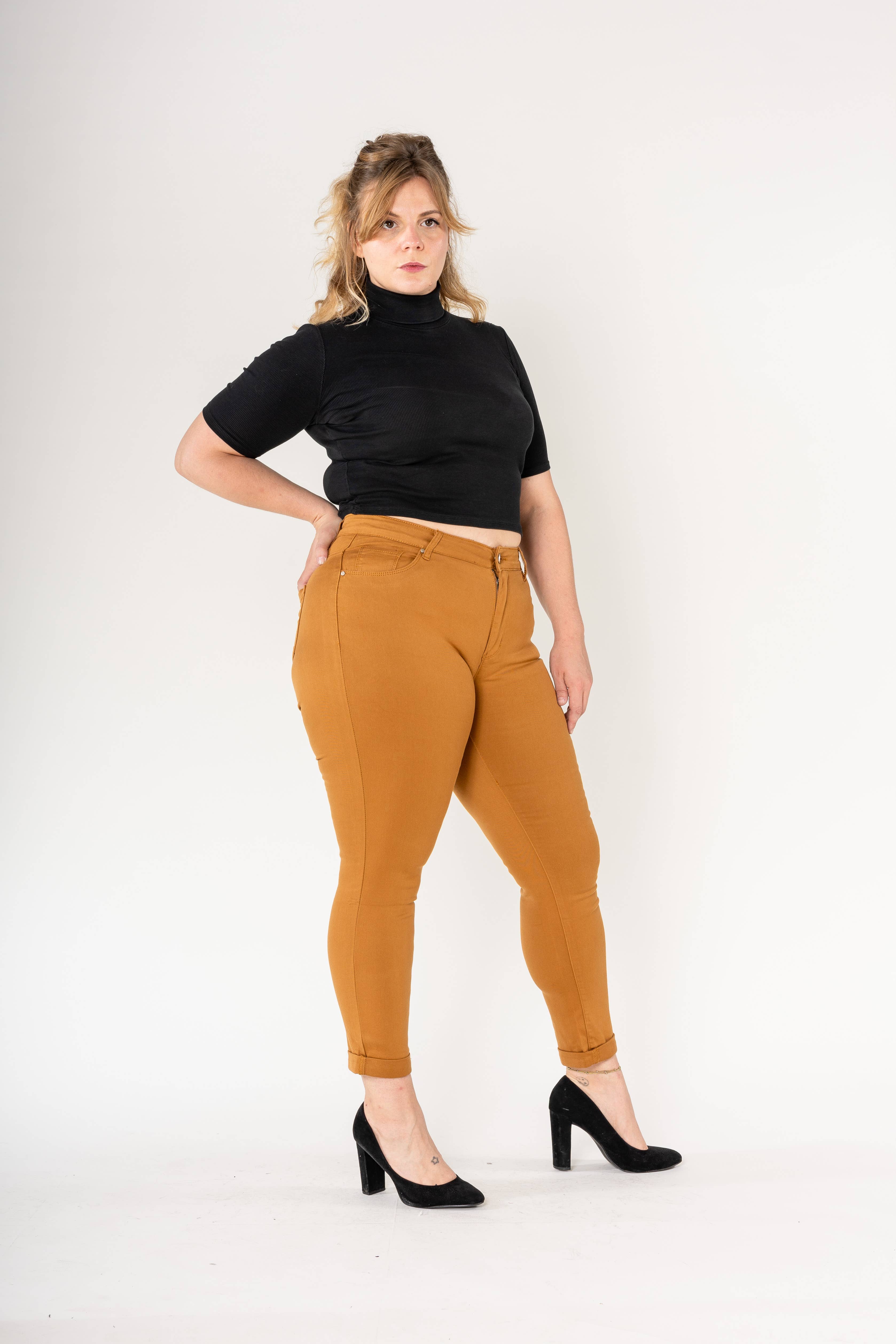 Nina Carter – Calças - Mulher por atacado – Tamanho Plus Curve Plus Tamanho Voltar ao Pescoço P199107