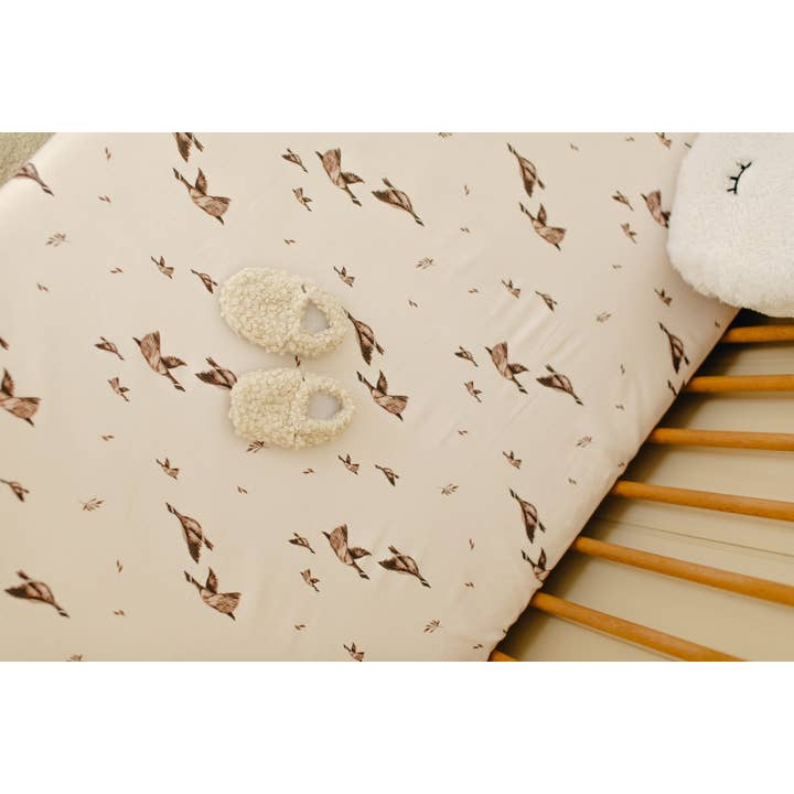 Blzandco - Wholesale Cot/Crib Sheets - Wild Goose Crib Sheet1