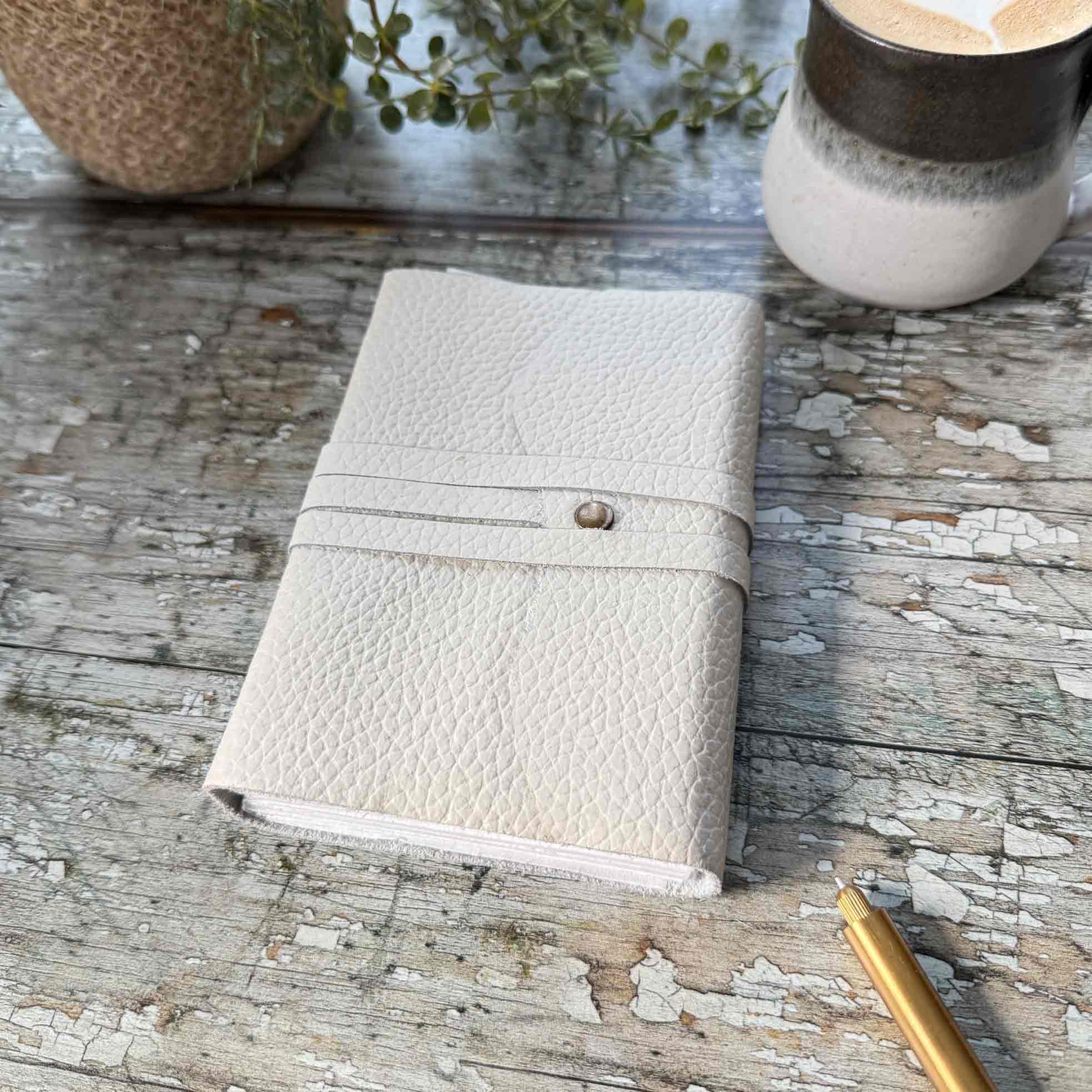 The Natural Paper Company – wholesale Notebook – Ivory Handmade Leather Notebook with gift bag | A6 size5