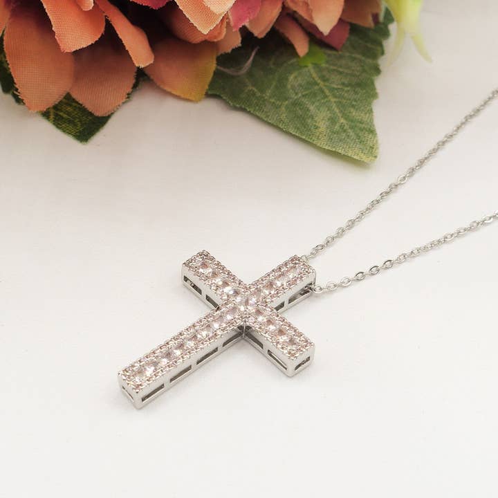 CROSS - ACCIAIO INOSSIDABILE- collana con pendente croce in cubic zirconia for wholesale by Daemon srls