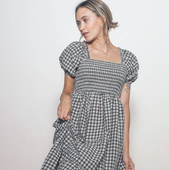 Elloh Collection - Wholesale Dress - Women's - Gingham Puff Sleeves Smocked Chest Midi Dress with Pockets20