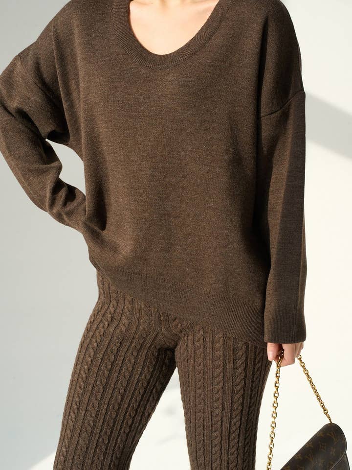 Brun strikket kabelstrik bukser og sweater sæt - kvinders buksedragt for engroshandel hos Design company-Fatma Balkir