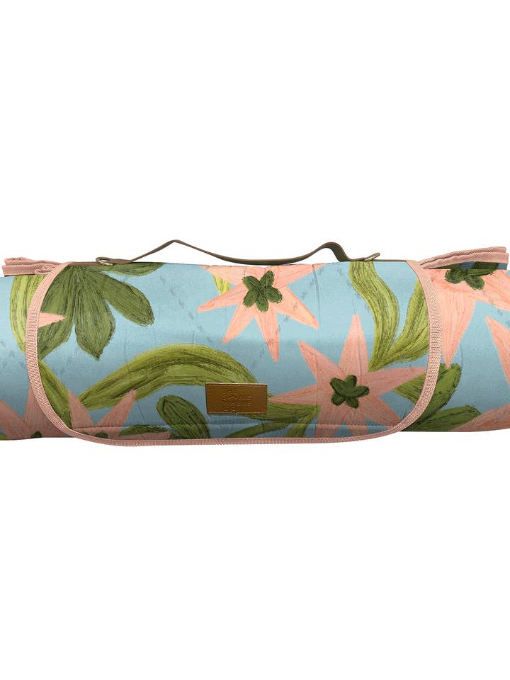 Tapis de pique-nique XL Seaflower pour la vente par The Somewhere Co.