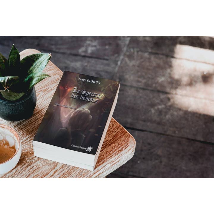 Das Gespenst der Dämonen für den Großhandel von CHÉRUBINS ÉDITIONS