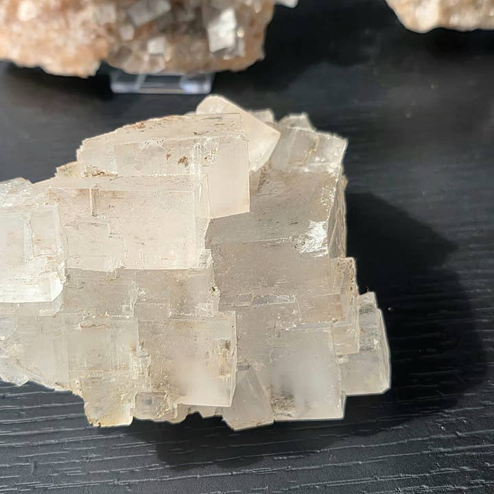 Distinction Crystals – wholesale Spiritual stone/crystal – Large Halite Salt Crystal Clusters 600-800g2