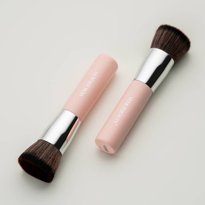 Pinceau Kabuki de Luxe pour la vente par VENICEBEAUTY