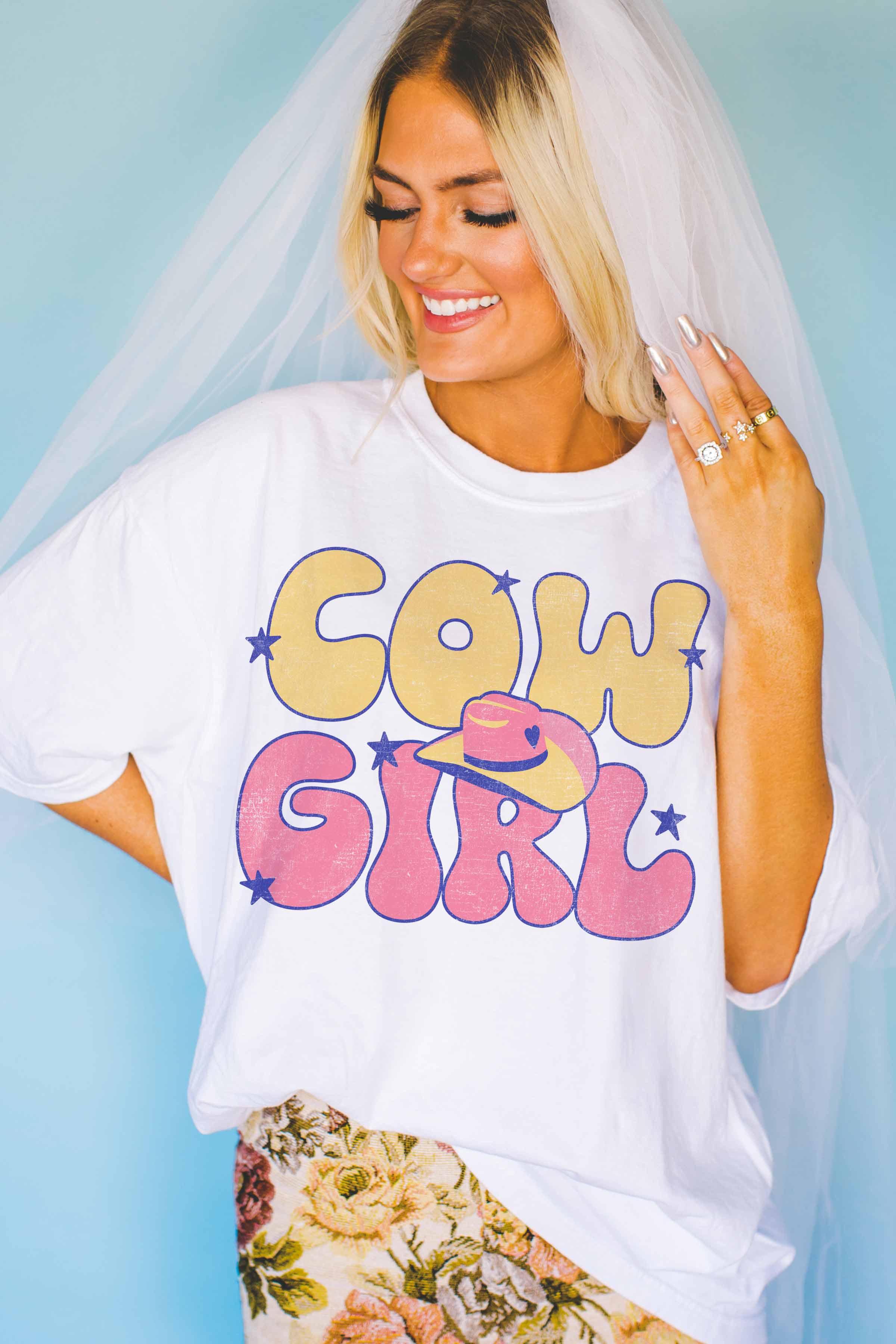 GOOD DAY STREET – wholesale T-shirts med screentryck – Dam – [G1313X-TS] - COWGIRL GRAFISK TEE3