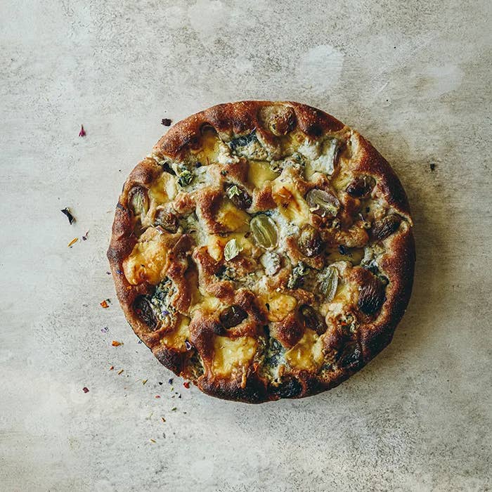 Cozy Publishing - Wholesale Cookbook - Passione Pizza - The Art of Homemade Pizza and Beyond