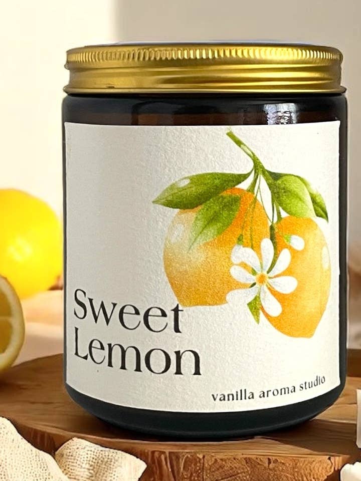 Sweet Lemon-Wooden wick candle for wholesale by Vanilla Aroma Studio