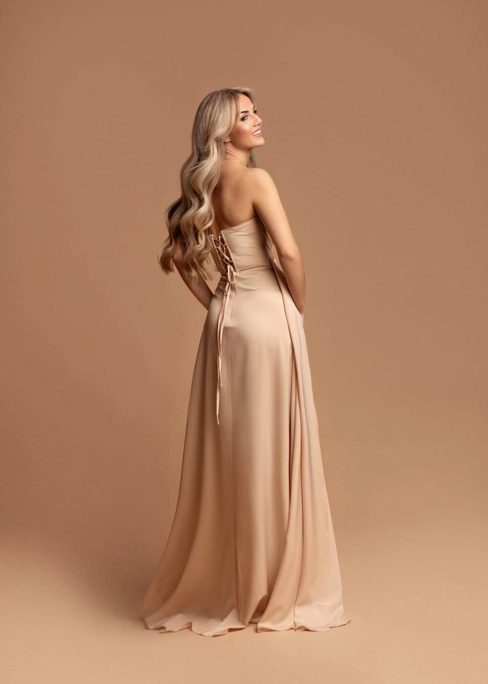 Eva & Lola - Epsilonn – wholesale Klänning - Dam – HM2472 - Elegant långklänning9