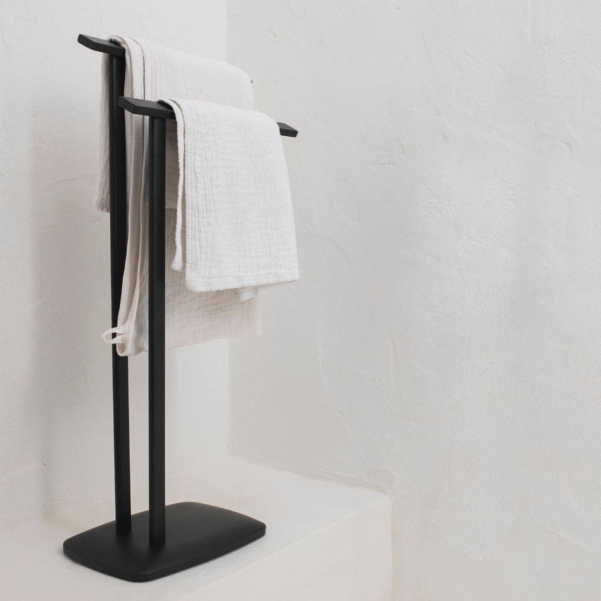Andrea House - Wholesale Towel Holder/Hanger - Modern black metal standing towel rack2