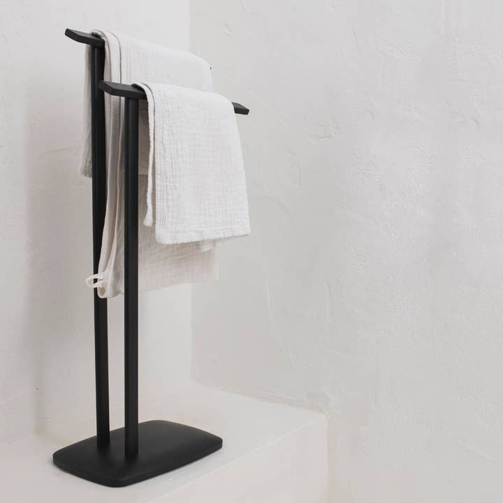 Andrea House - Wholesale Towel Holder/Hanger - Modern black metal standing towel rack2