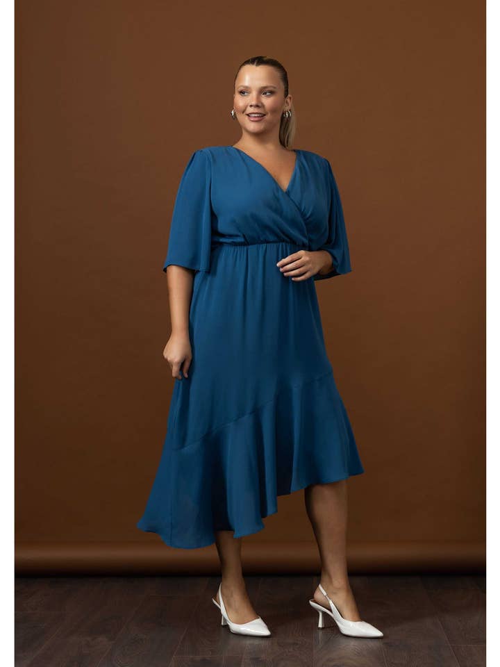 246085 - Plain fabric dress Autumn winter collection Large sizes for wholesale by Teresa Cardoso Oliveira