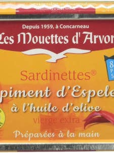 Mouettes d'Arvor Sardinettes in EVOO w/ Espelette pepper for wholesale by French Feast