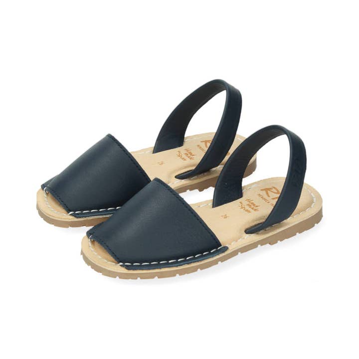 Polstret sandal til drenge og piger i marineblå (26-34) for engroshandel hos Ria Menorca