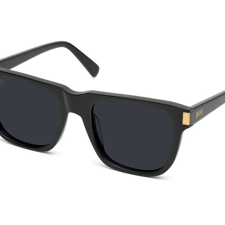 Occhiali da sole 9FIVE Ocean neri e oro 24 carati per la vendita all'ingrosso da parte di 9FIVE