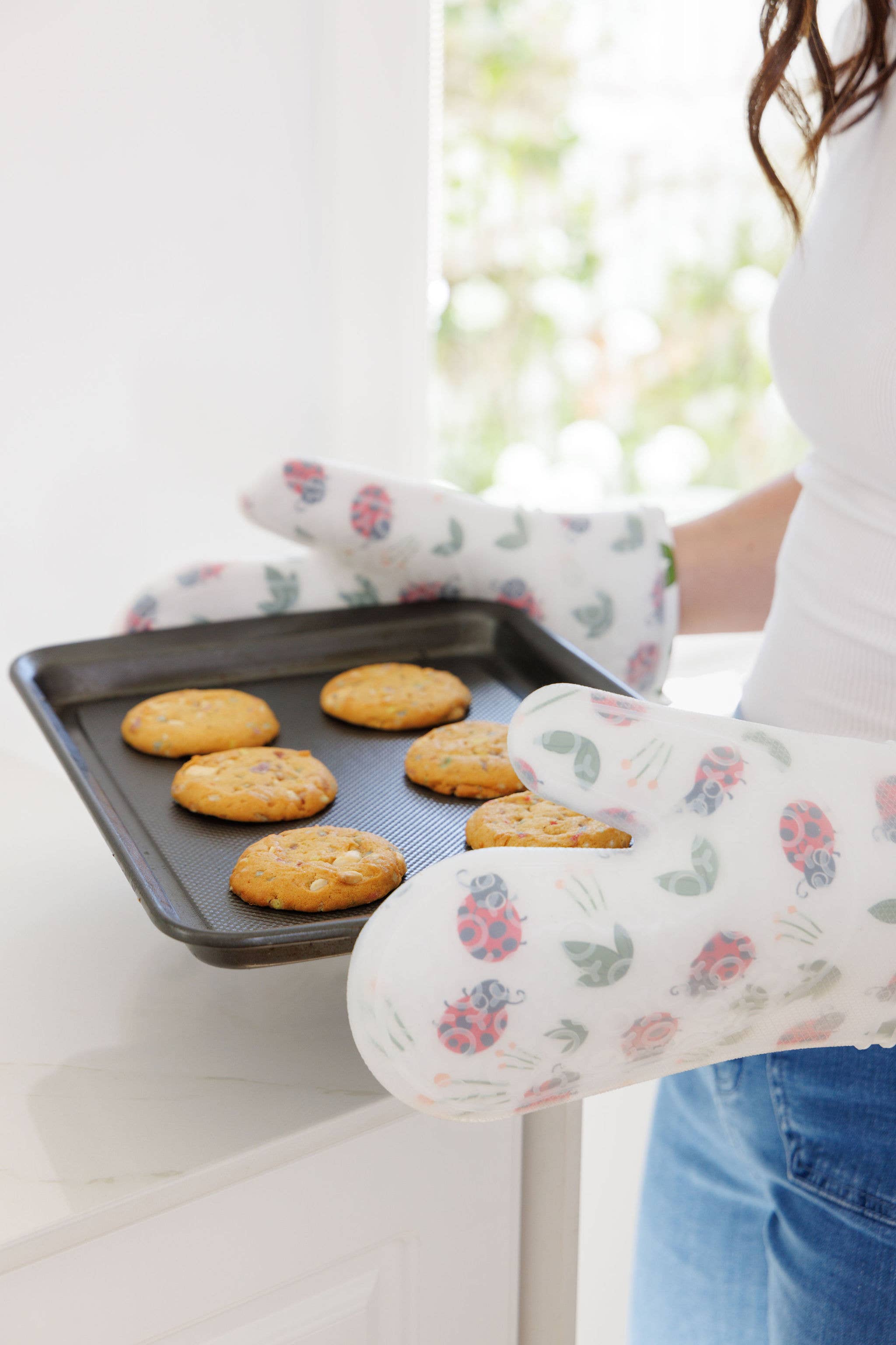 FunJobs Garden Gloves - Wholesale Oven Mitt/Pot Holder - FunJobs Ladybird Silicone Oven Mitts- One pair or two mitts7