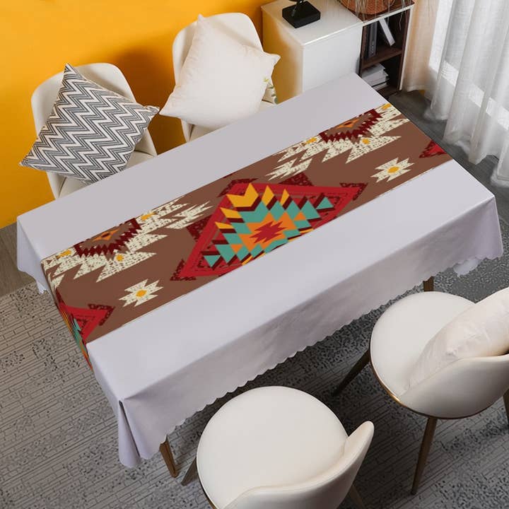 Chemin de table aztèque brun rouge et turquoise pour la vente par The Sassy Heifer