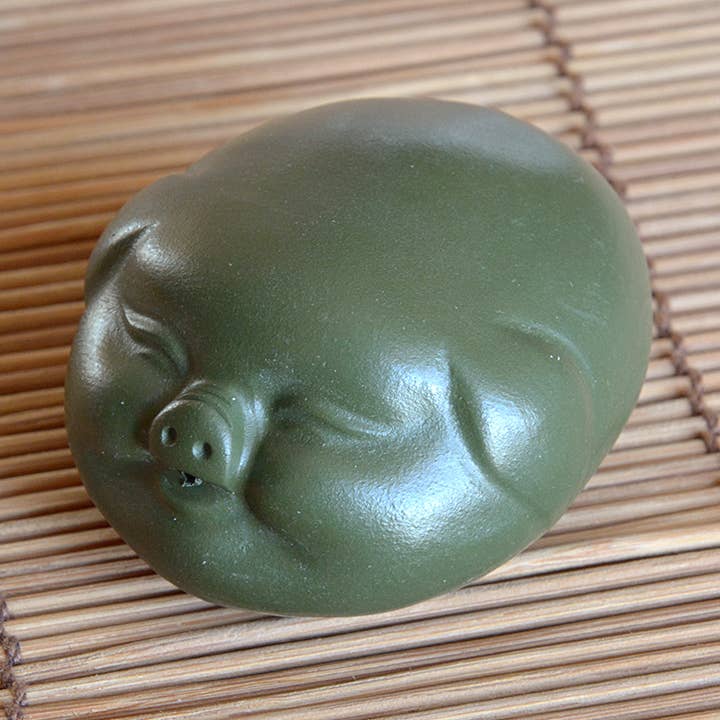 Lucky Pig Tekande Figurine i Yixing Ler for engroshandel hos Tea soul