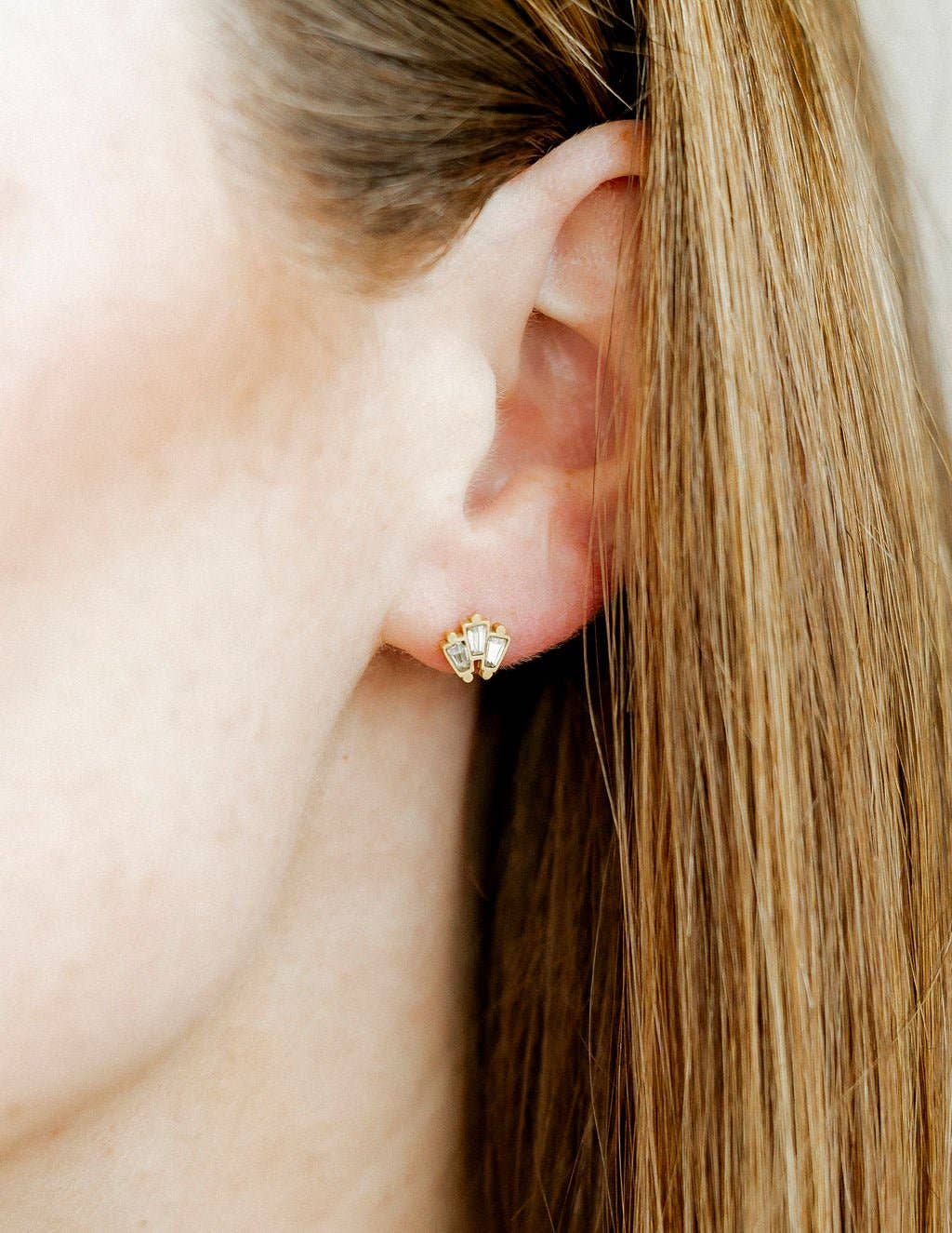 LINNY CO - Wholesale Stud/Post Earrings - Screwback Stud Earrings - Demi Gold1