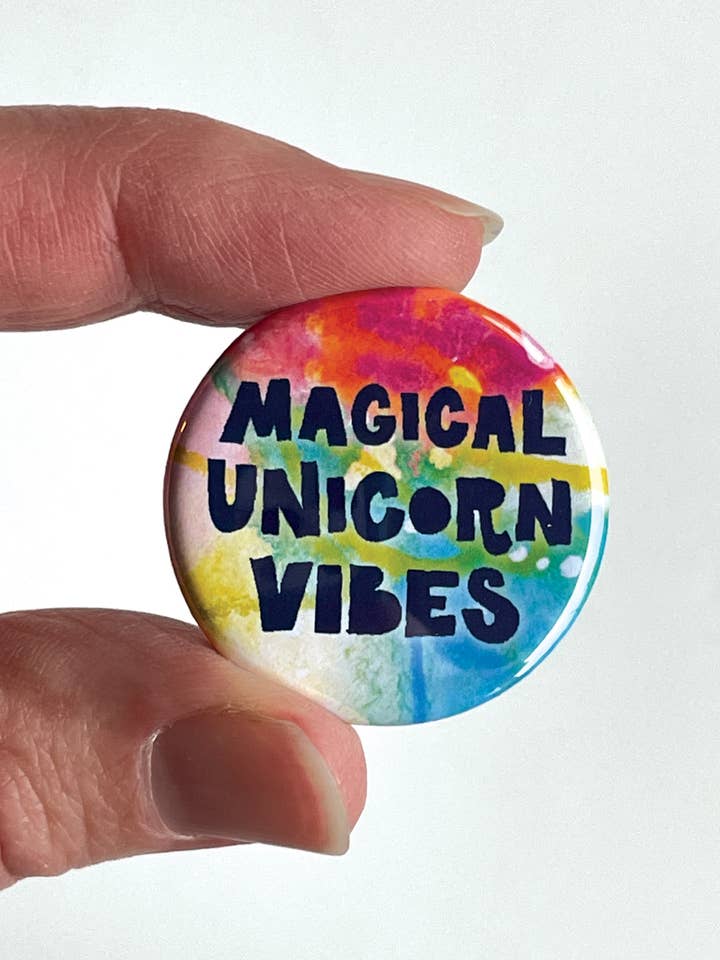 Magische Eenhoorn Vibes Button Pin voor wholesale door Tori Tornado