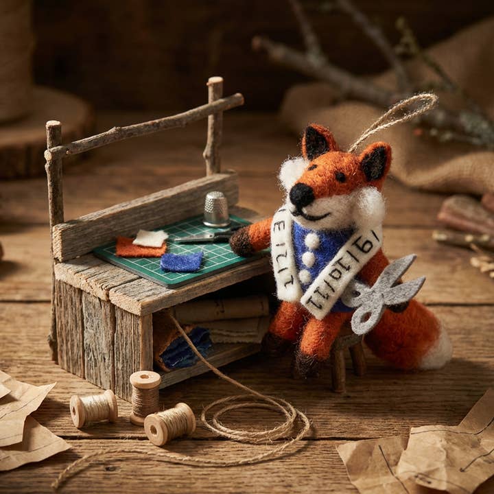 Decoração de suspensão de raposa em feltro artesanal por atacado de Felt So Good