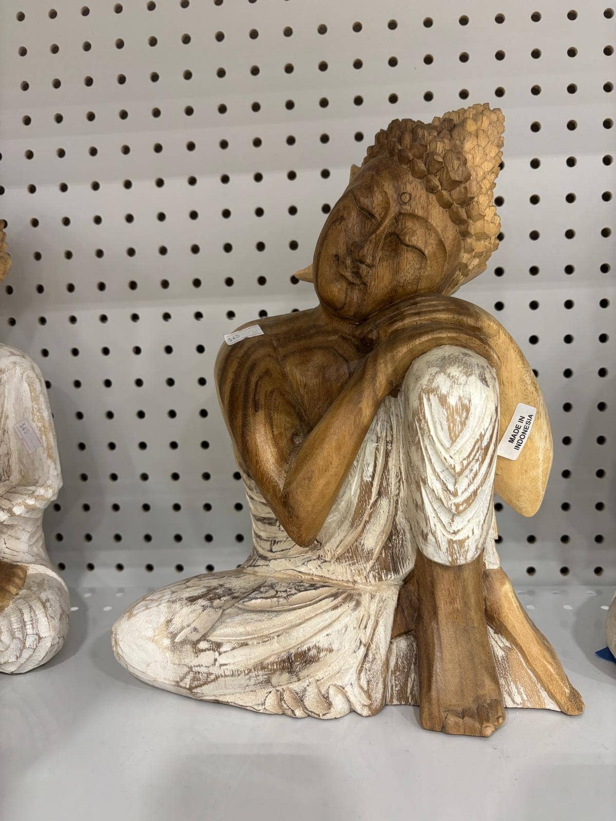 Quasar Gems USA – Großhandel Schreibtischausstattung – Kind & Baby – Weiße Buddha-Statue aus Holz, 30 cm1