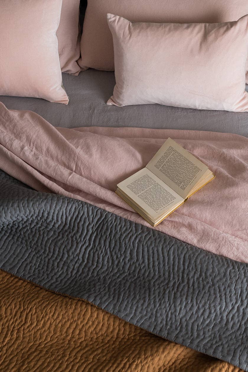 Ocre & Éboulis Jeté Kantha en voile en vente sur Faire3