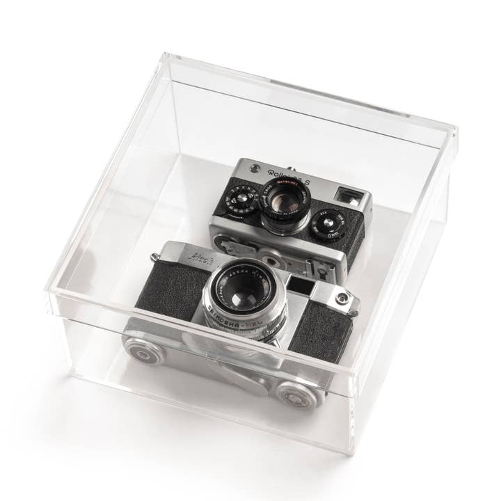 Hammont - Wholesale Gift Box - Acrylic Display case 7.8 x 7.8 x 3.8 inches1