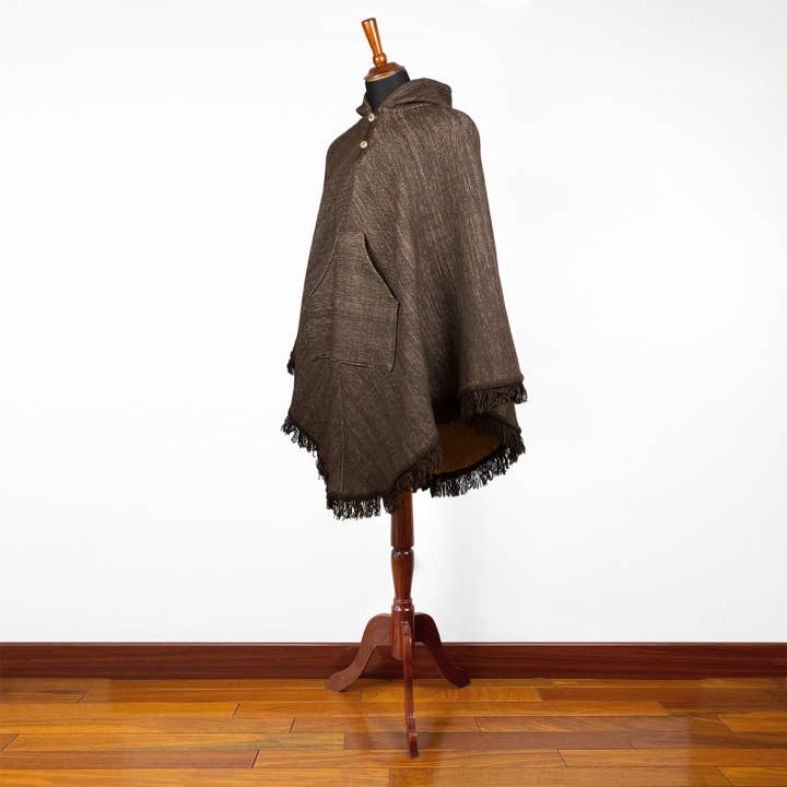 ECUALAMA - Wholesale Poncho – Unisex - Chaska - 100% Llama Wool Handwoven Hooded Poncho – Earth Brown Pattern – Pocket - Unisex7