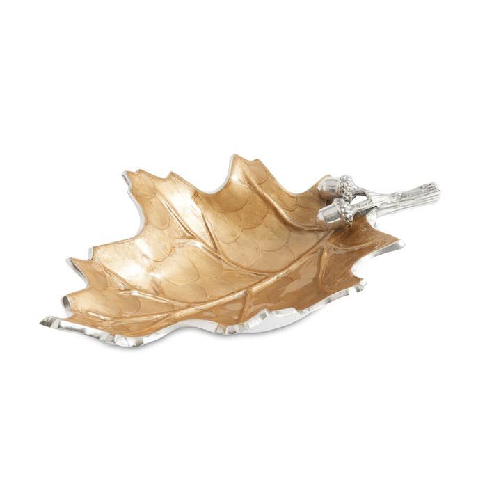 Ciotola con foglia di quercia, per la vendita all'ingrosso da parte di Julia Knight Inc.